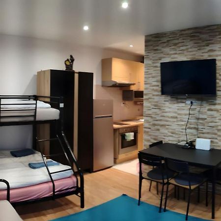 Blue Apartment In City Center, Best Location บราติสลาวา ภายนอก รูปภาพ